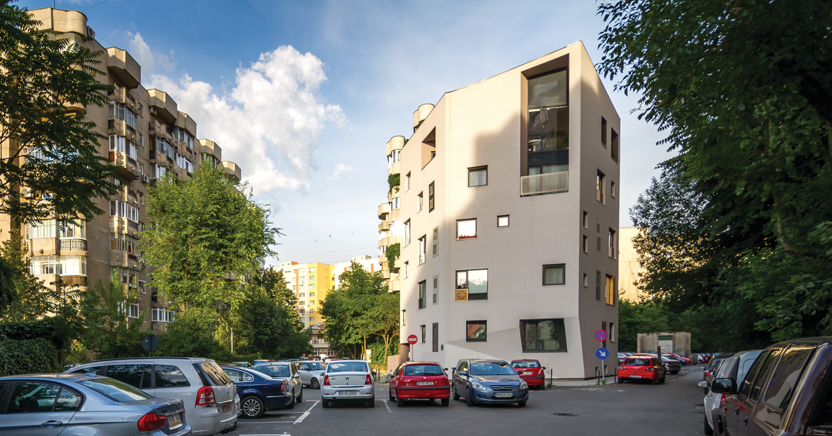Imobil cu 16 apartamente