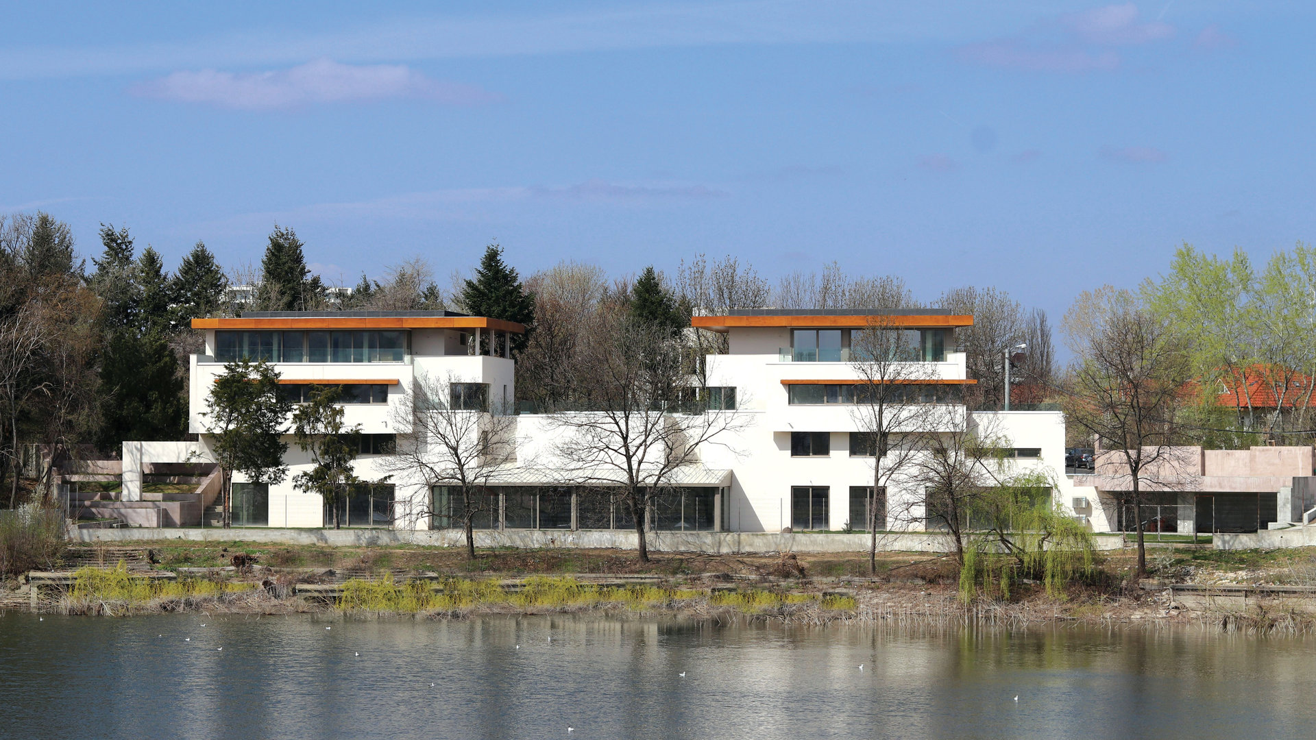 Low-Rise Housing on Lake Floreasca