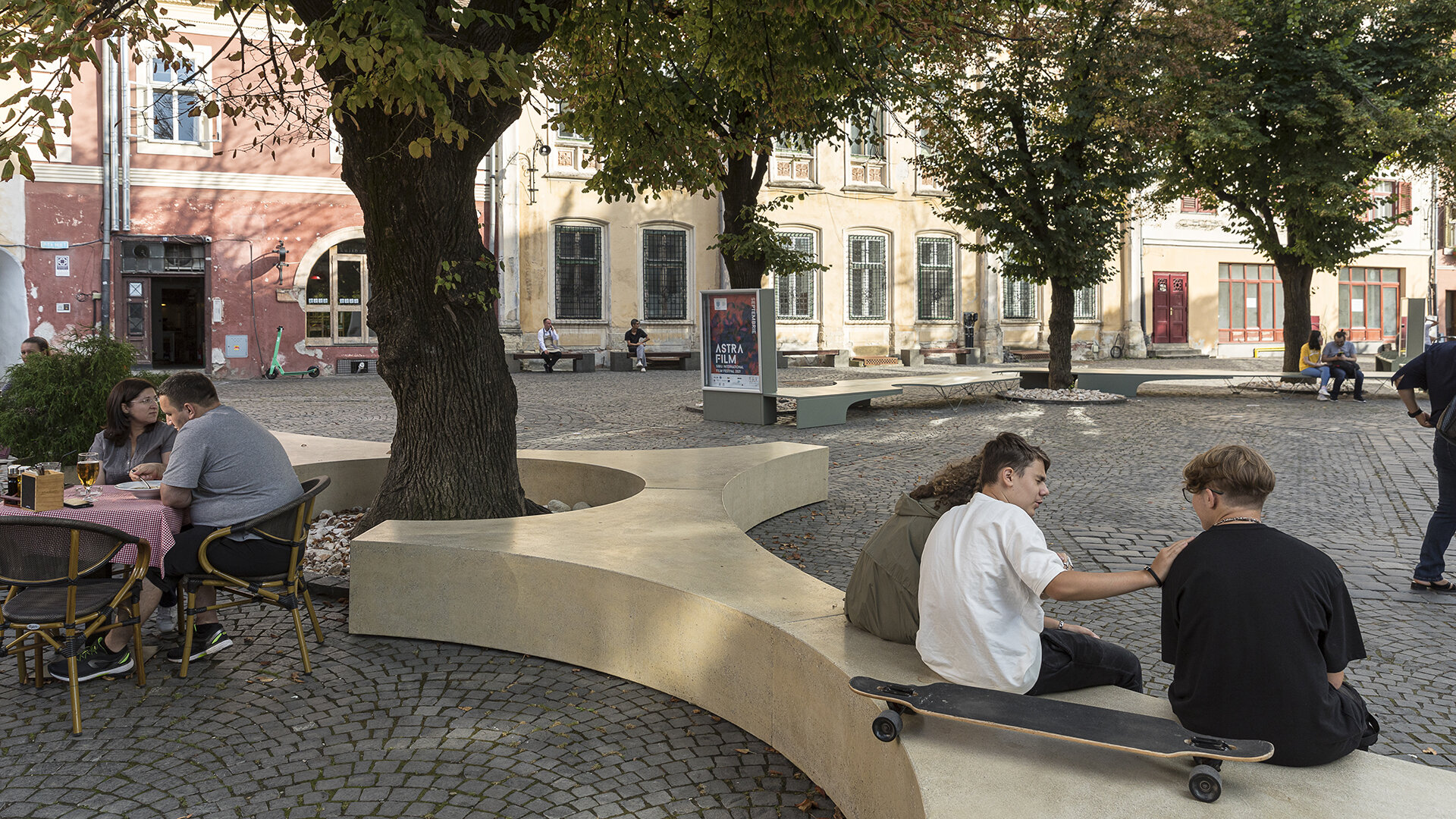 Places to sit in Huet Square, Sibiu