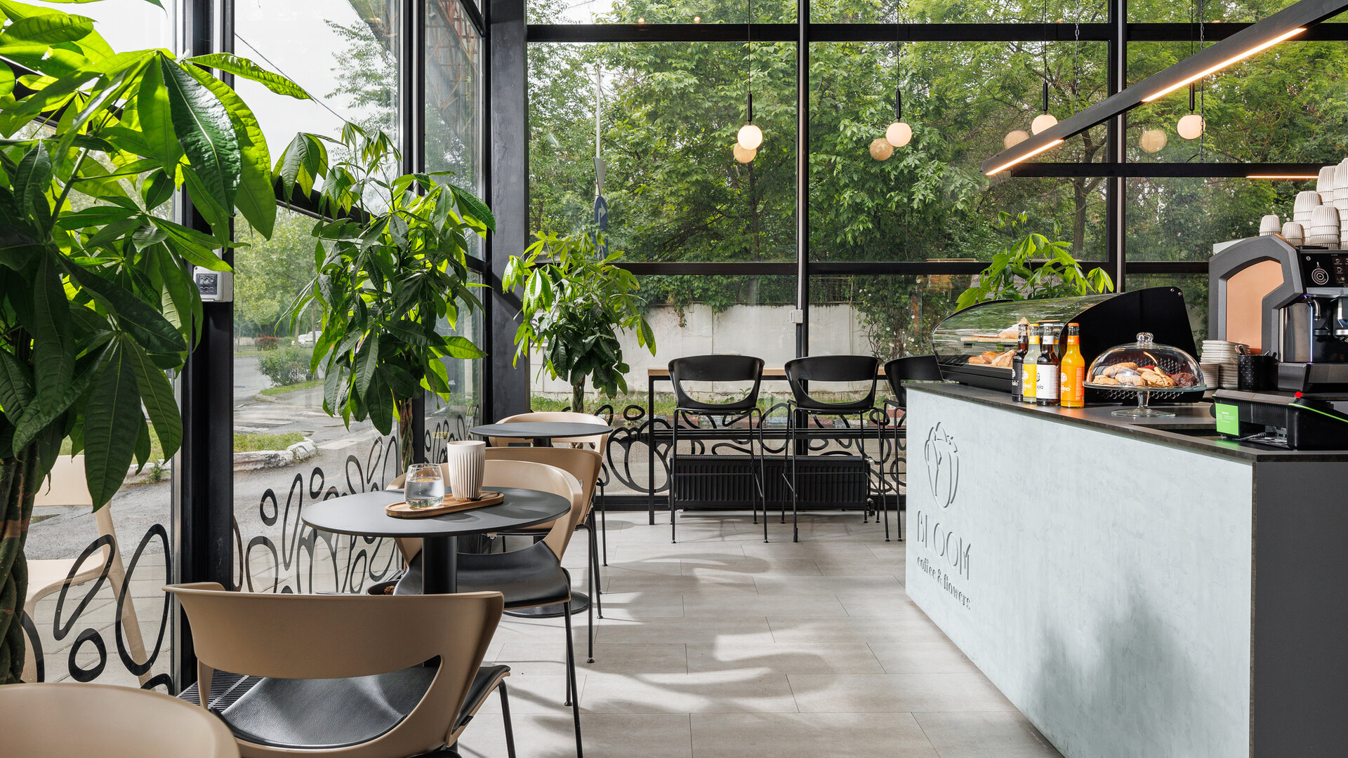 Bloom Specialty Coffee: 80% COFFEE SHOP, 20% FLOWER SHOP, 100% GOOD TASTE