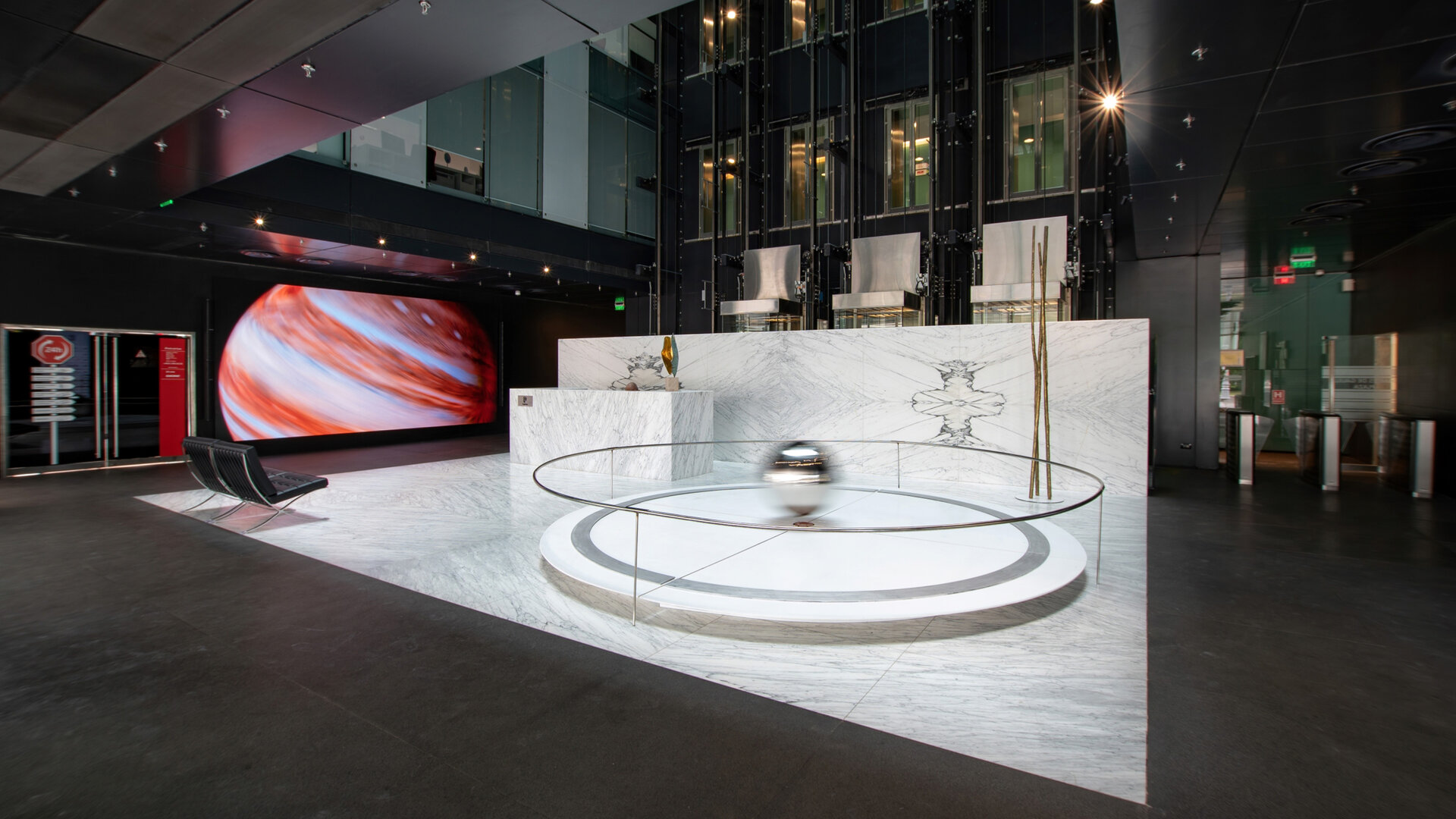 Renovarea holului clădirii Charles de Gaulle Plaza