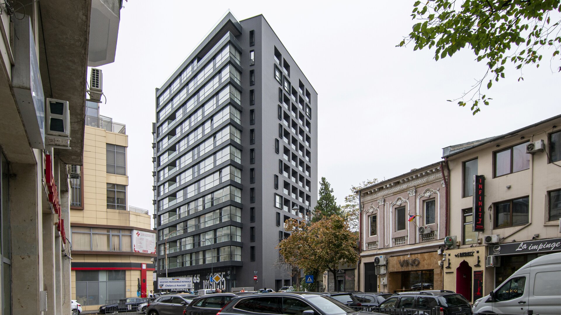 Apartment Building on Mihai Eminescu Street