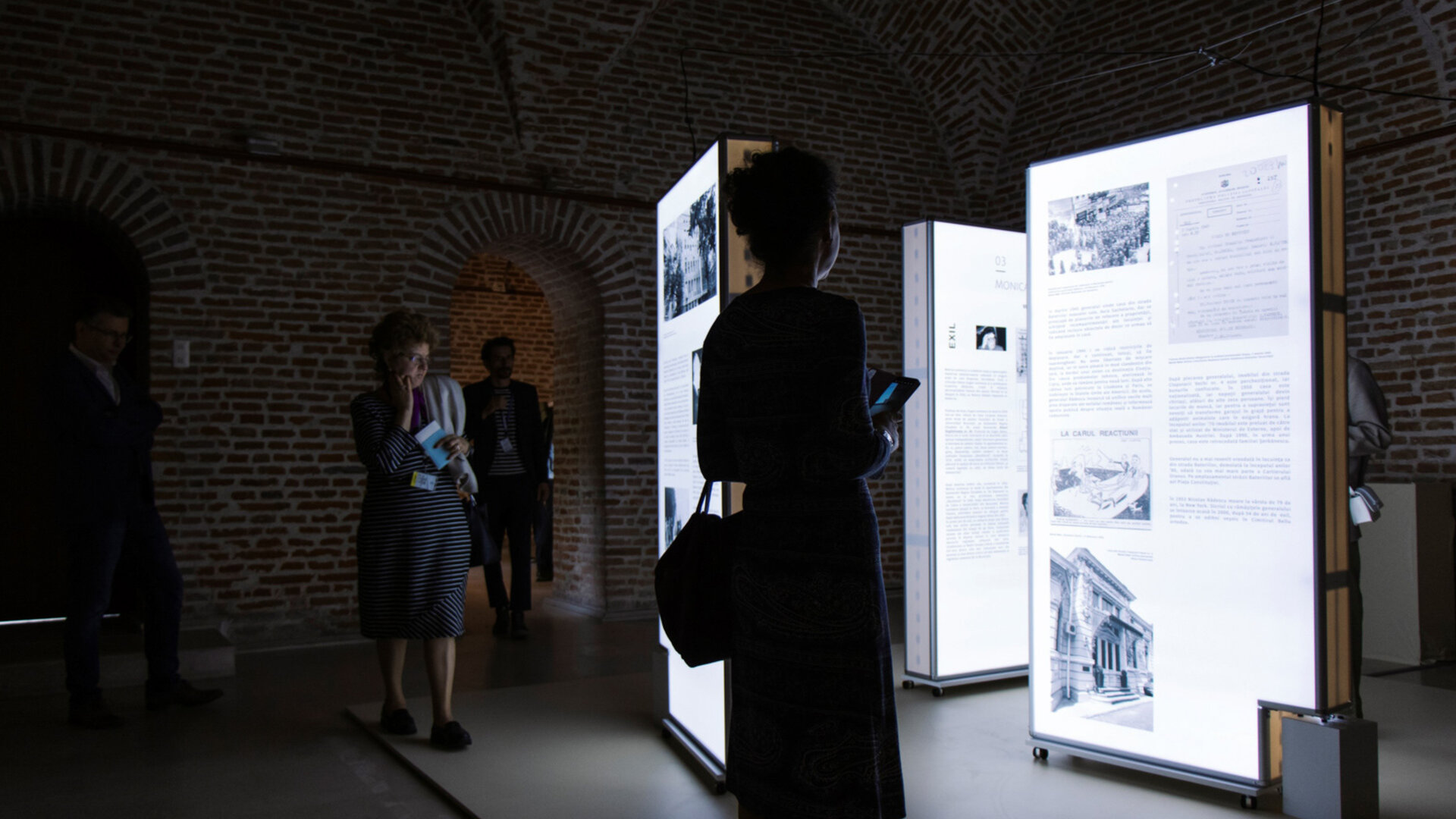 Amenajare expoziție itinerantă „Istorii deturnate - destine rescrise. Patrimoniul construit din București sub regimul comunist”