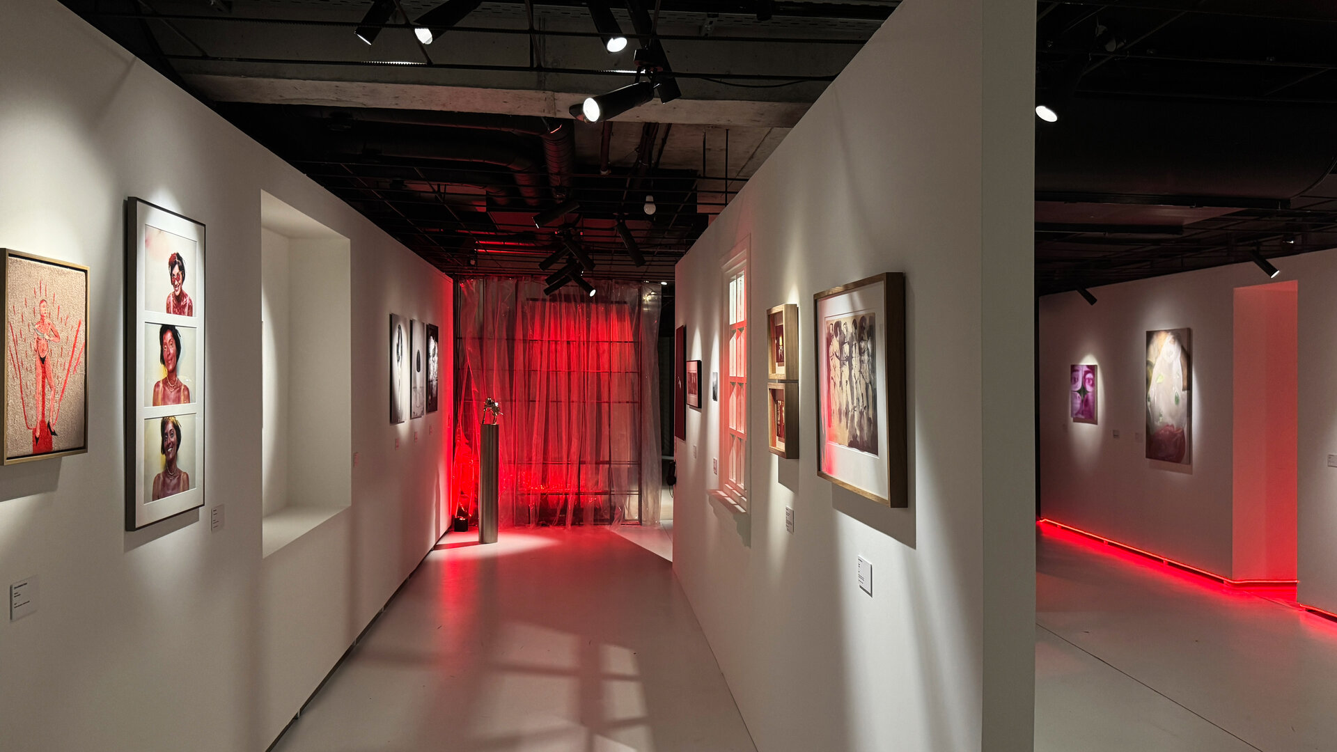 Pop-up Gallery la Point - două expoziții