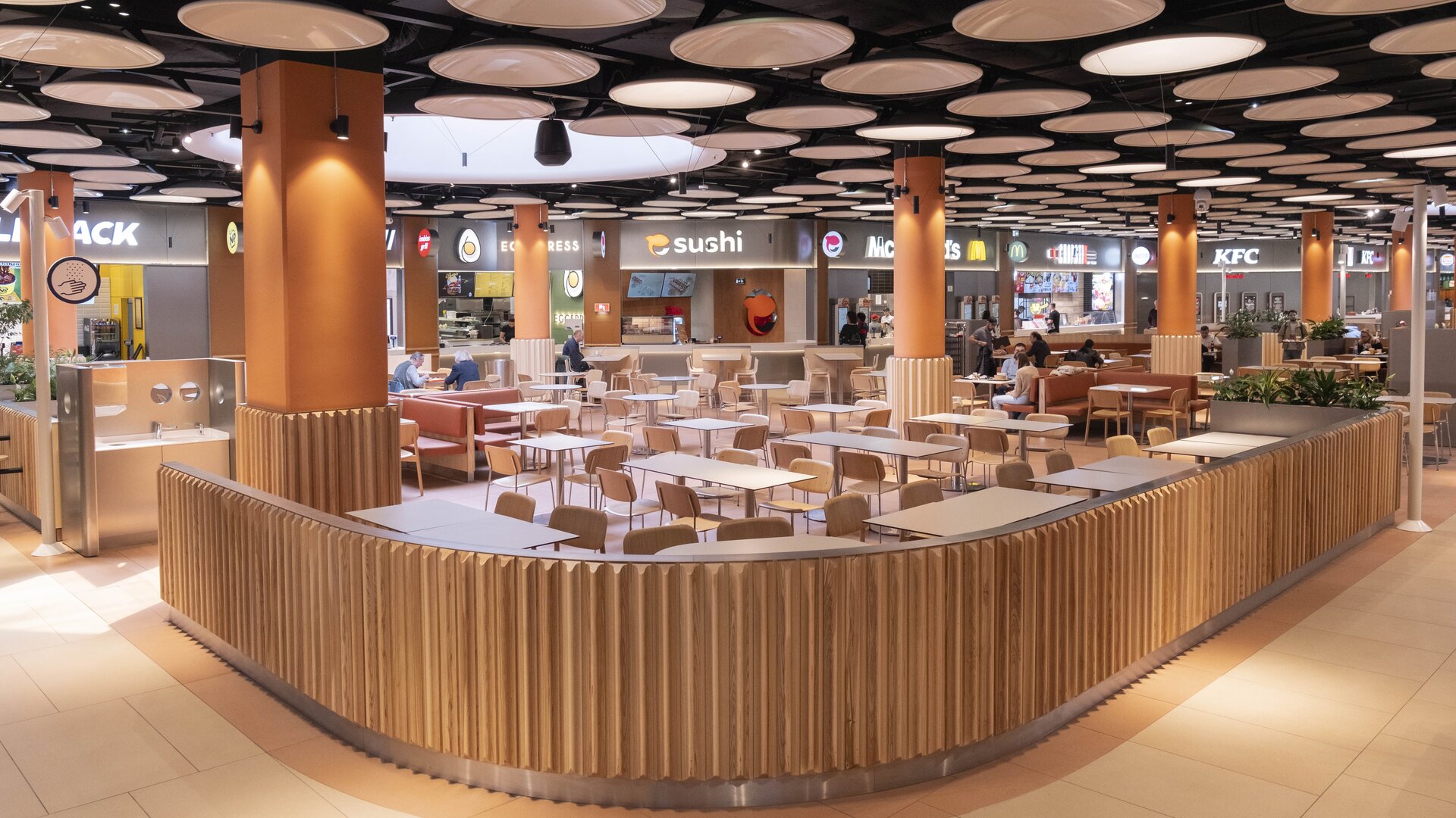 Food court si spații comerciale comune Promenada. 2026