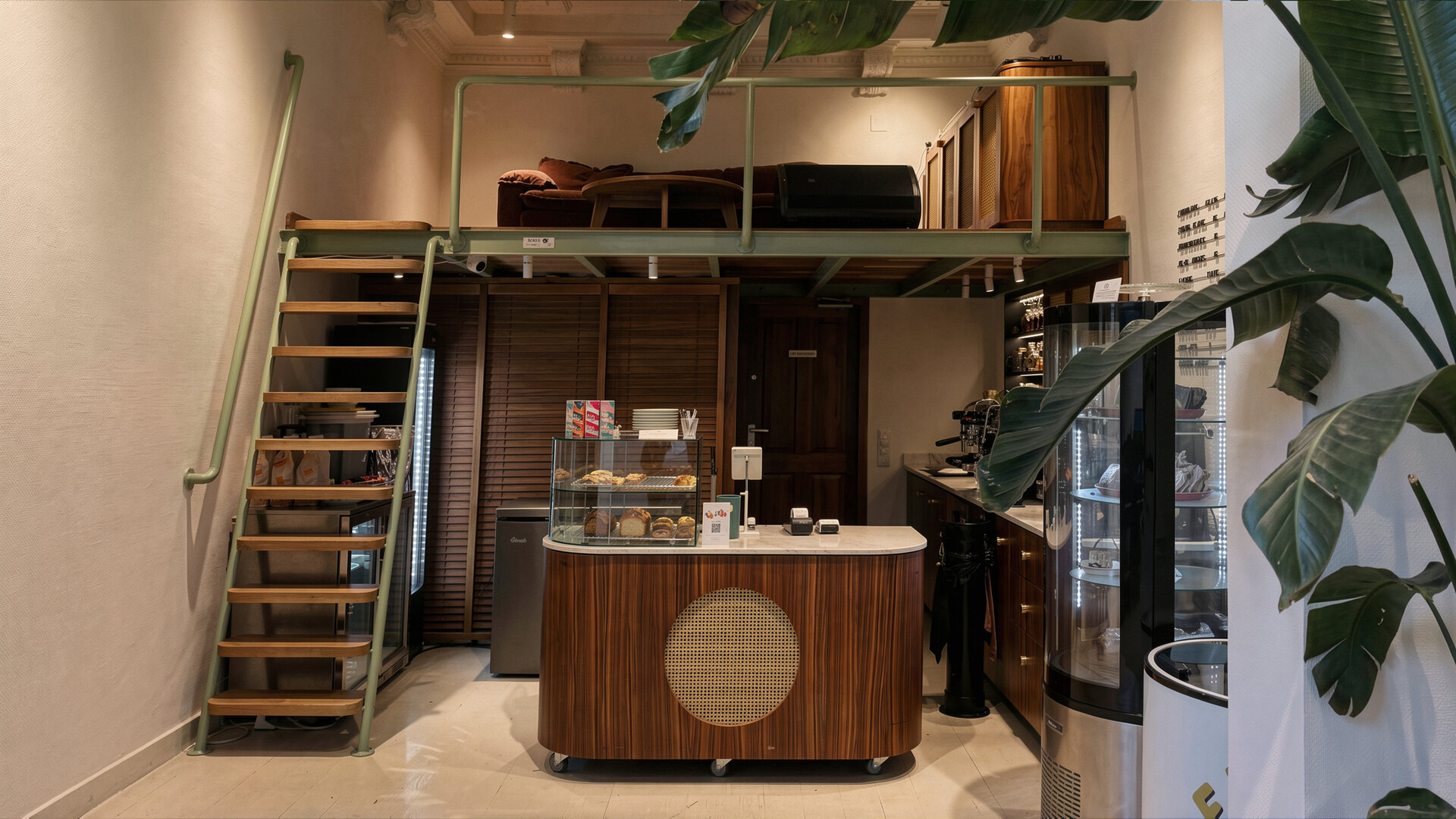 Room4 Coffee Yard